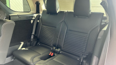 Land Rover Discovery 3.0 D300 S 5dr Auto Diesel Station Wagon